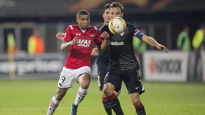 前锋抢断 前锋抢断